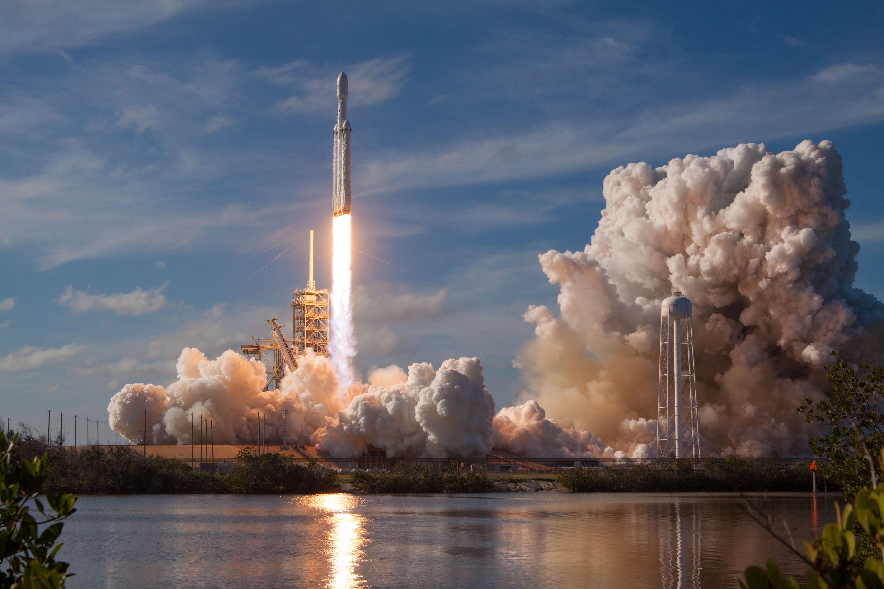 Falcon Heavy lifts off from Pad 39A